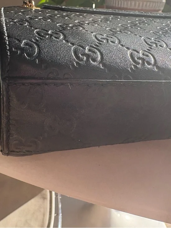 GUCCI BLACK GUCCISSIMA EMILY SMALL CHAIN SHOULDER BAG - Picture 3 of 9